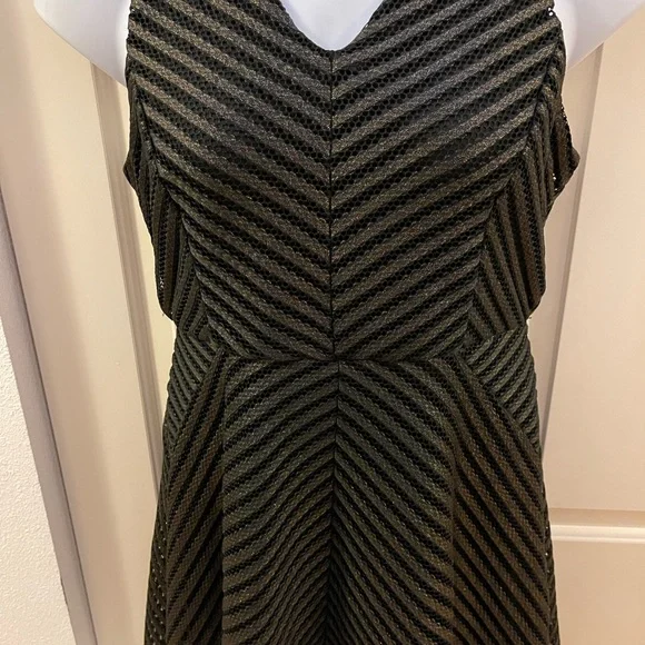 Mossimo fit and flare dress - Picture 2 of 10